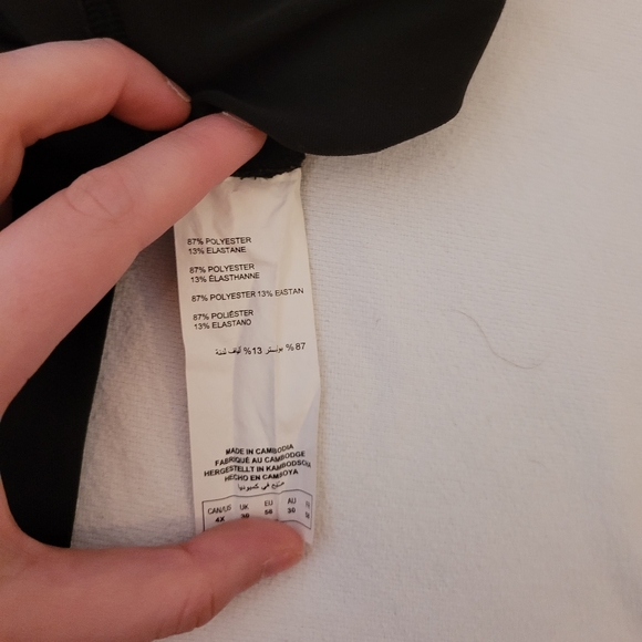 (4X) Black Cropped Yoga Pant - Picture 8 of 8